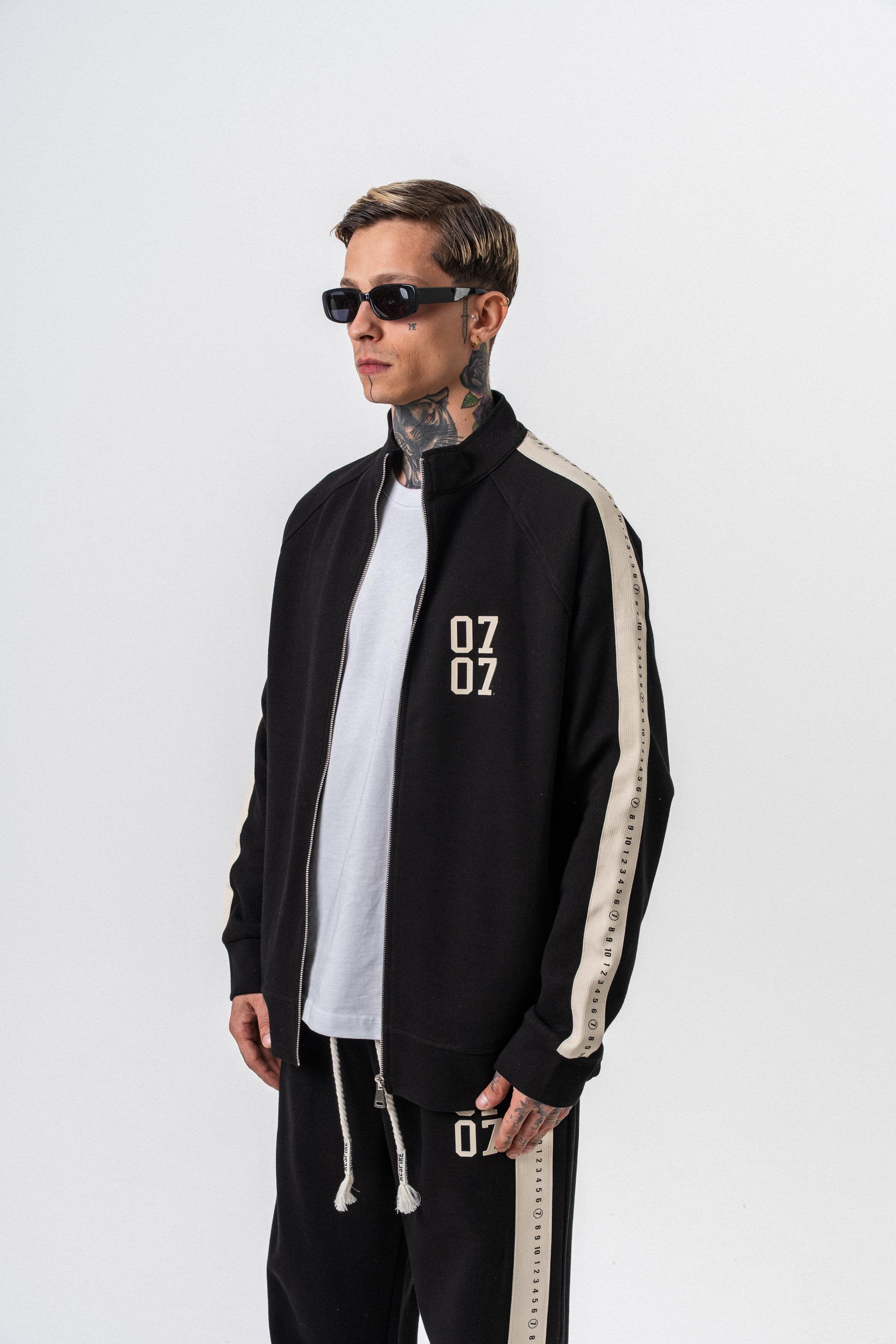 Oversized herensweatshirt met strepen, opstaande kraag en dubbelzijdige afwerking.