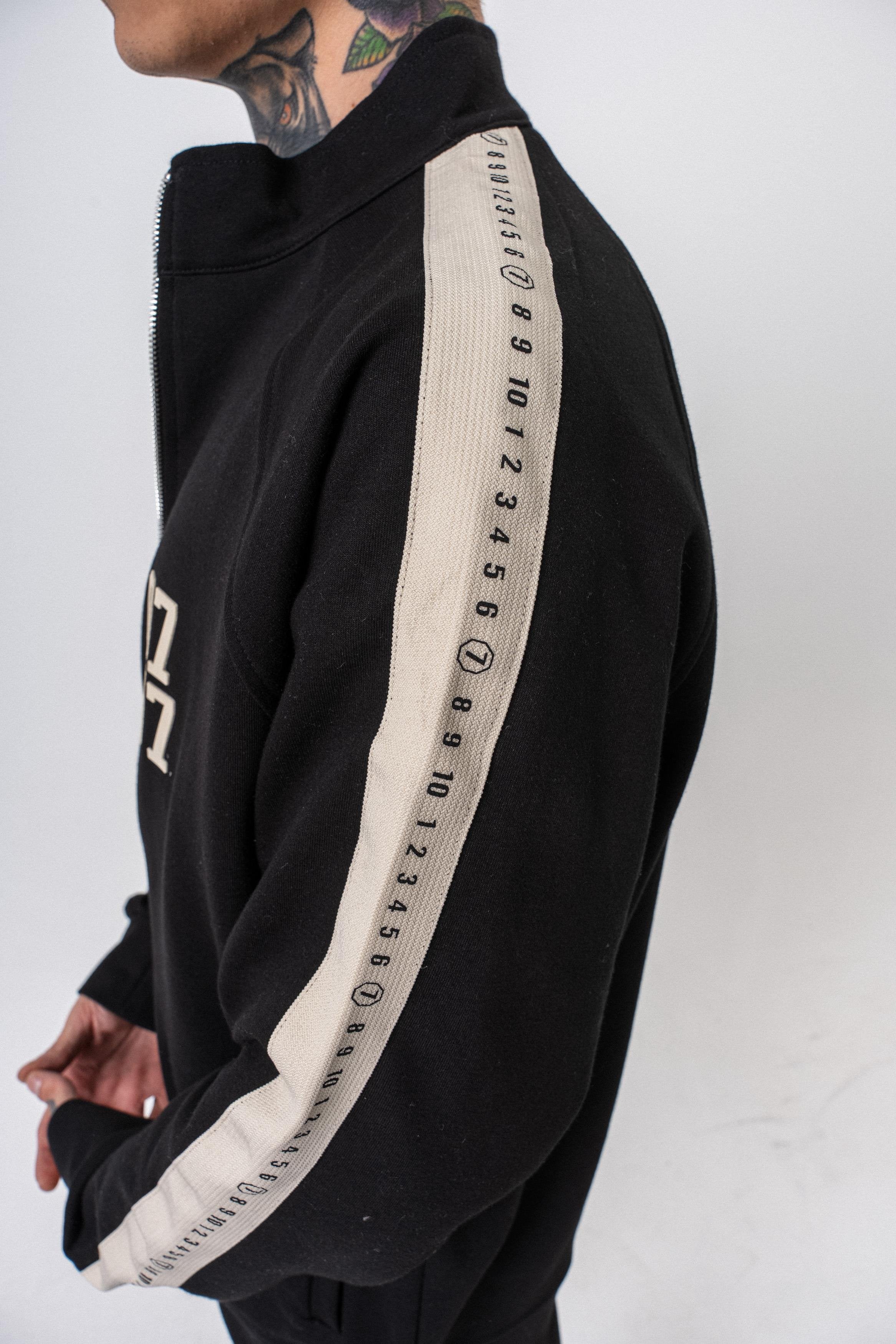 Oversized herensweatshirt met strepen, opstaande kraag en dubbelzijdige afwerking.