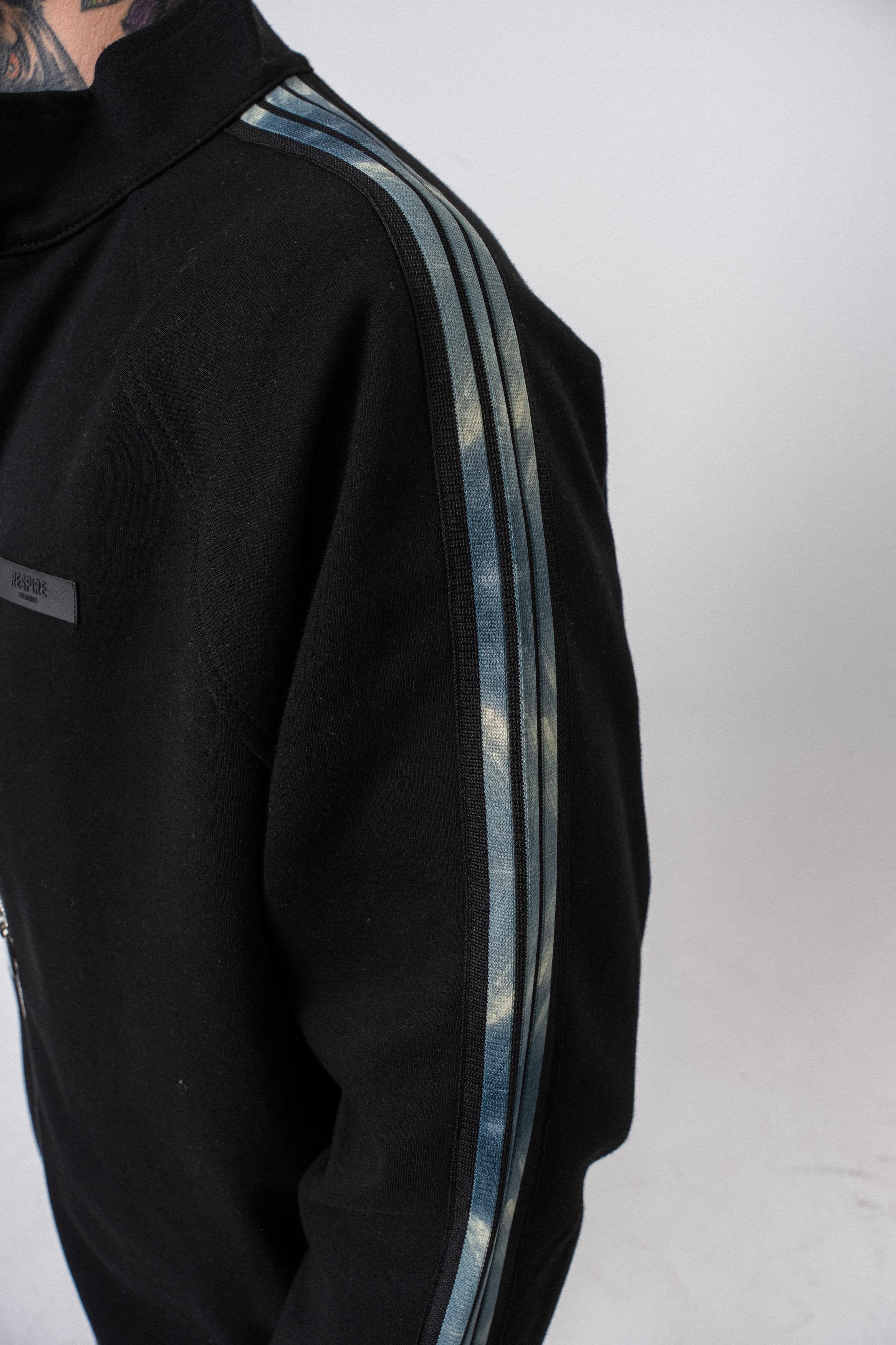 Heren sweatshirt met strepen, opstaande kraag en dubbelzijdige ritssluiting, oversized model.