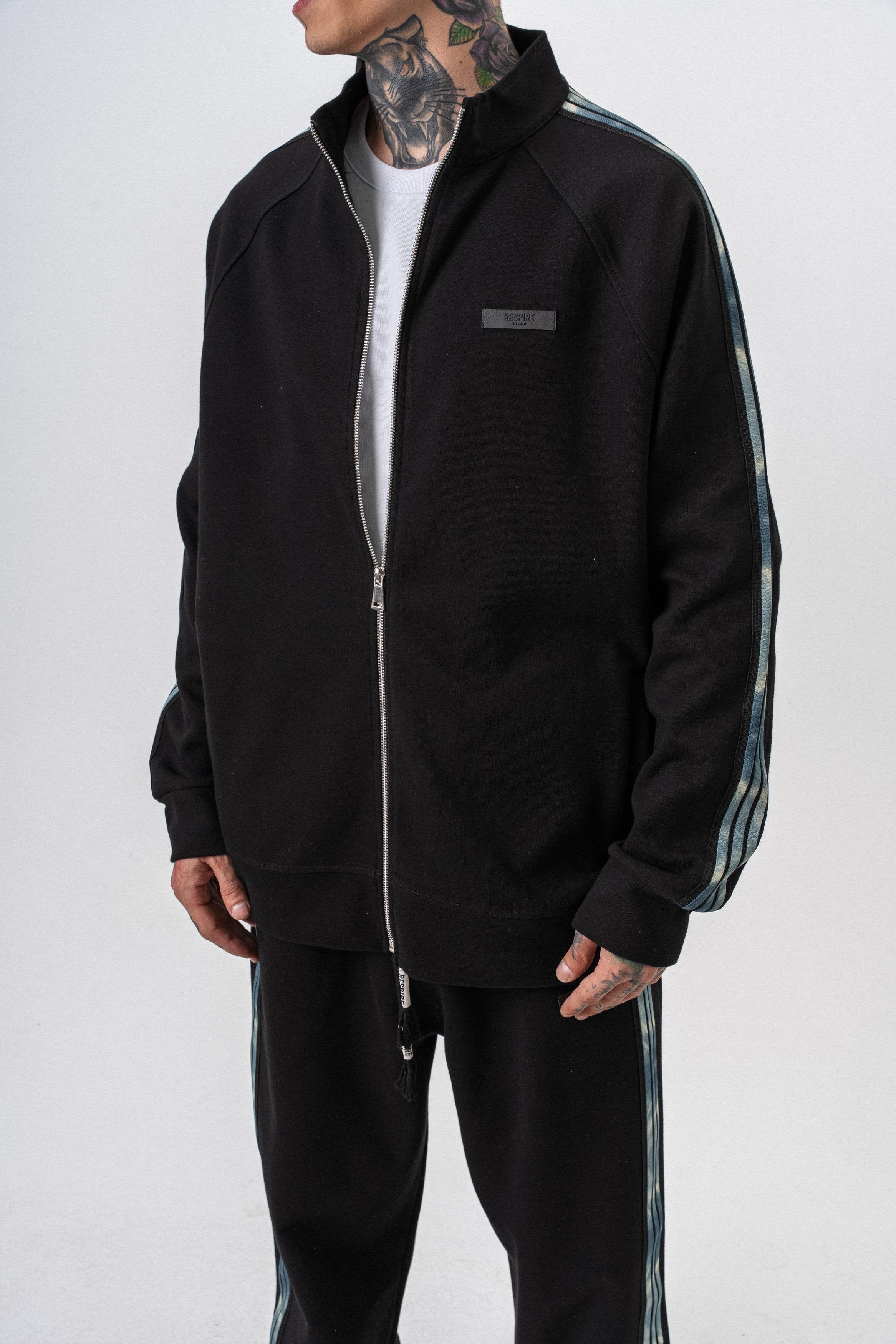 Heren sweatshirt met strepen, opstaande kraag en dubbelzijdige ritssluiting, oversized model.